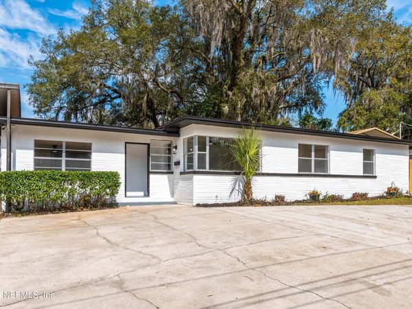 8845 ATTER Lane, Jacksonville, FL 32216