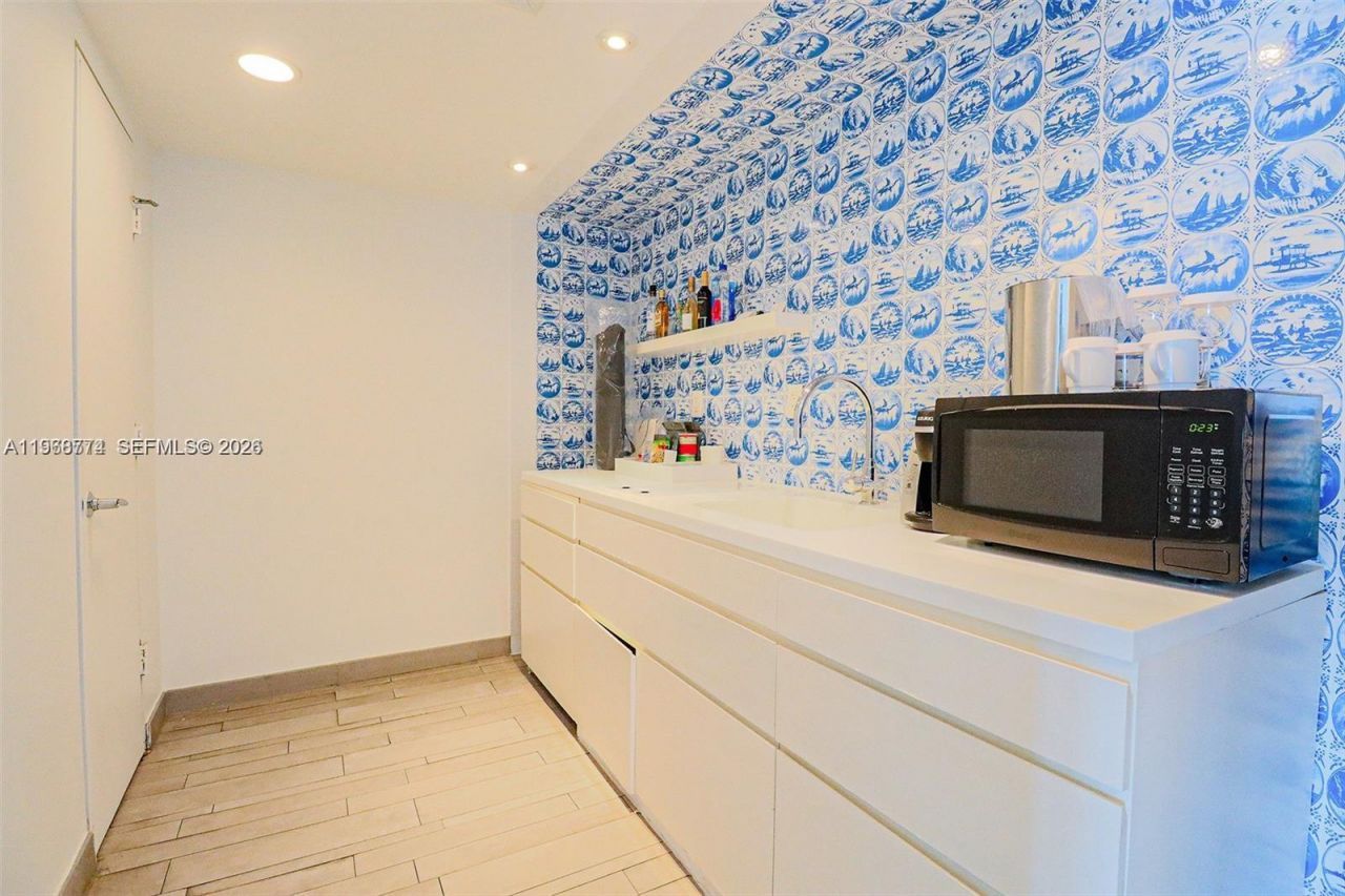 1100 West Ave , Unit 816, Miami Beach, FL 33139 Photo