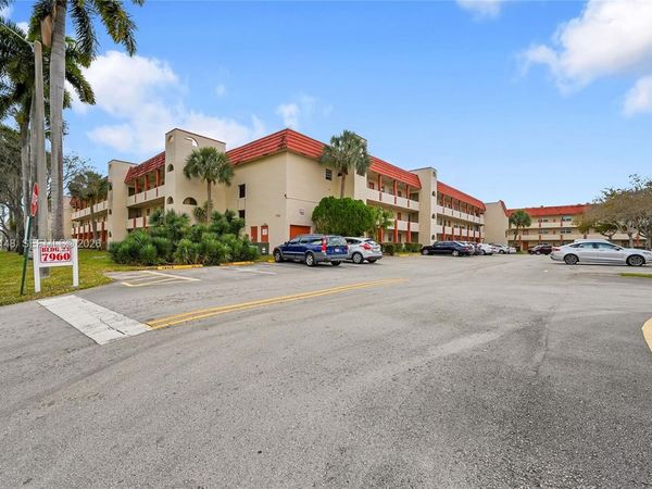 7960 N Sunrise Lakes Dr, Unit 311, Sunrise, FL 33322