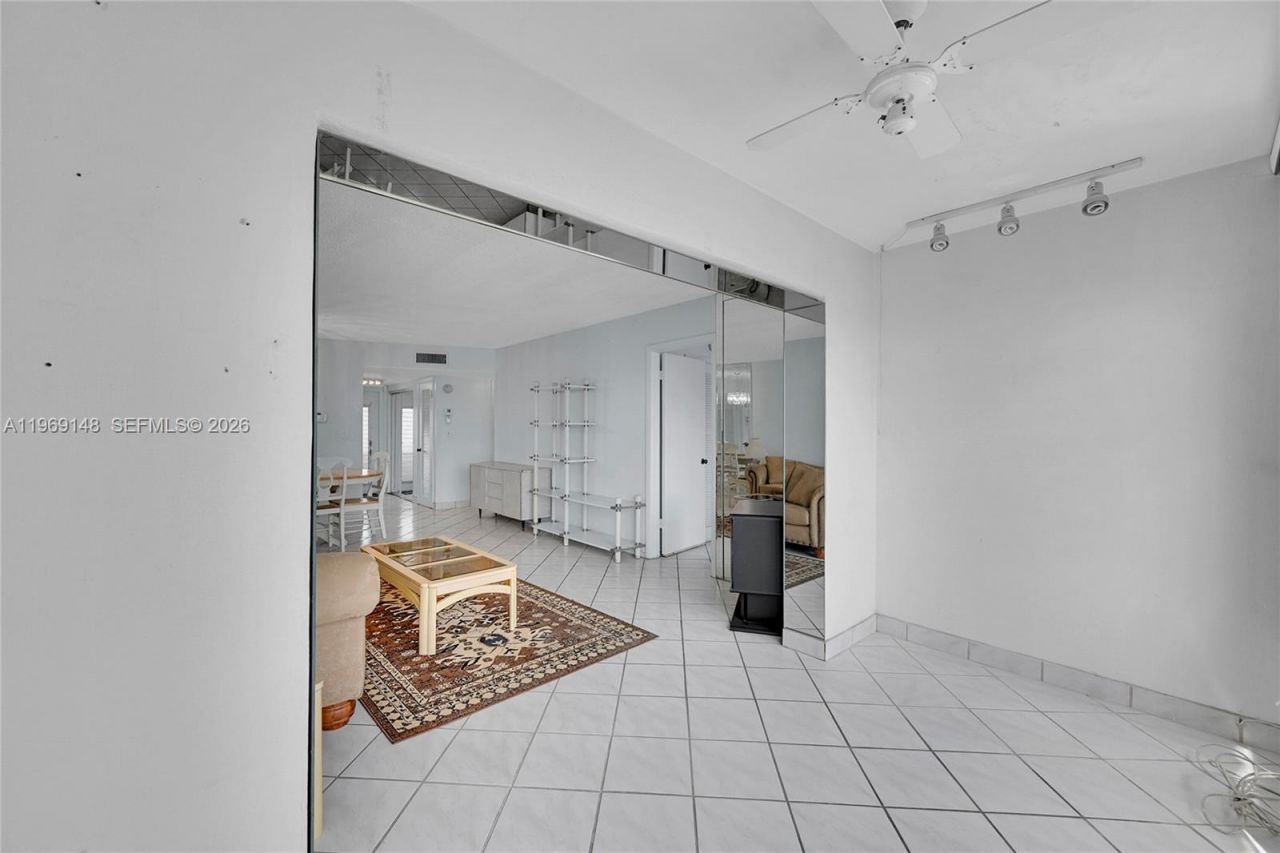 7960 N Sunrise Lakes Dr, Unit 311, Sunrise, FL 33322 Photo