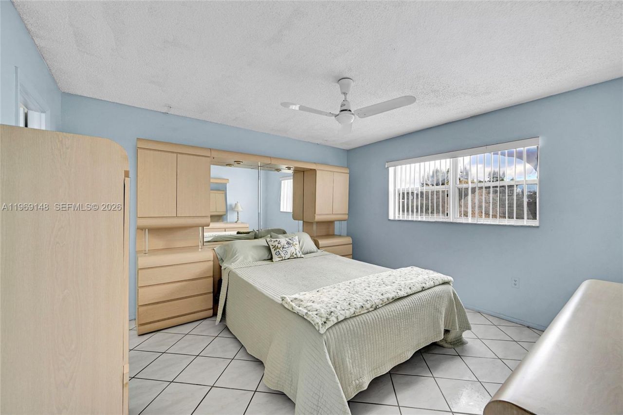 7960 N Sunrise Lakes Dr, Unit 311, Sunrise, FL 33322 Photo