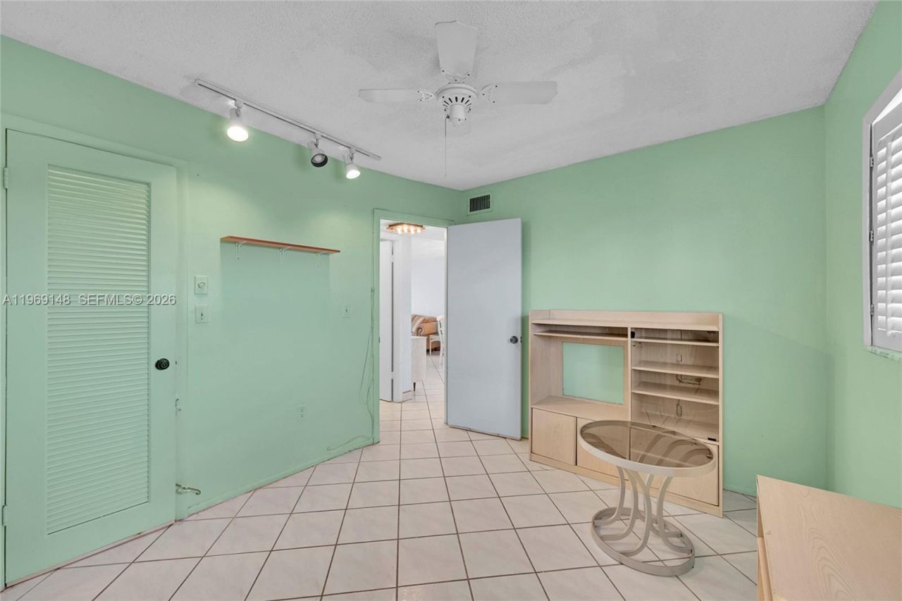 7960 N Sunrise Lakes Dr, Unit 311, Sunrise, FL 33322 Photo