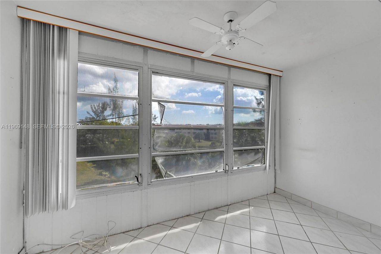 7960 N Sunrise Lakes Dr, Unit 311, Sunrise, FL 33322 Photo