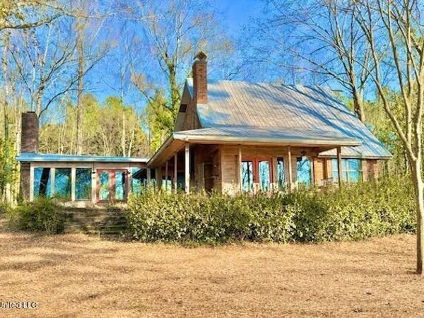 2007 HILLSIDE Drive, Magnolia, MS 39652