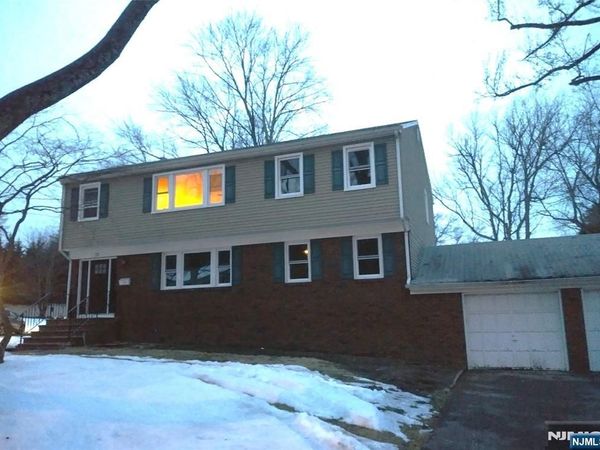 75 Colgate Avenue 2, PARAMUS, NJ 07652