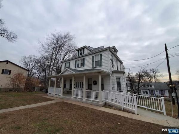 20 N Farview Avenue C, PARAMUS, NJ 07652