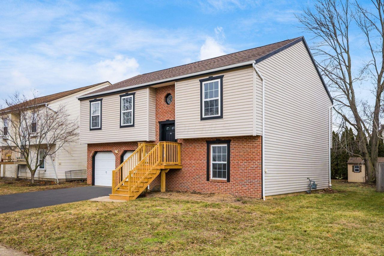 1834 Saint Lawrence Drive, Columbus, OH 43223 Main Photo