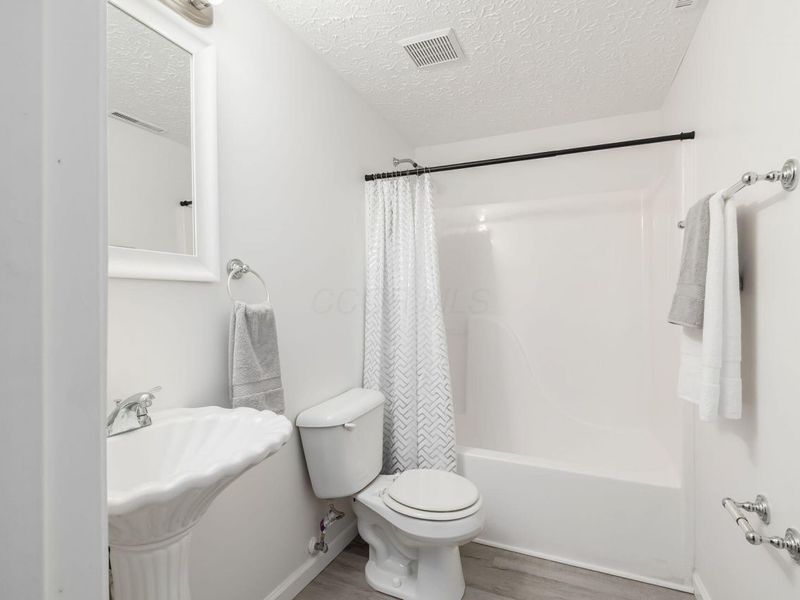 1834 Saint Lawrence Drive, Columbus, OH 43223 Photo 33