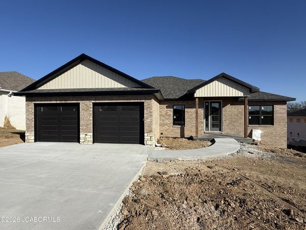 735 SARDONYX DRIVE, Jefferson City, MO 65109