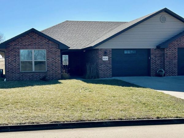 911 COUNTRY MEADOWS STREET, California, MO 65018