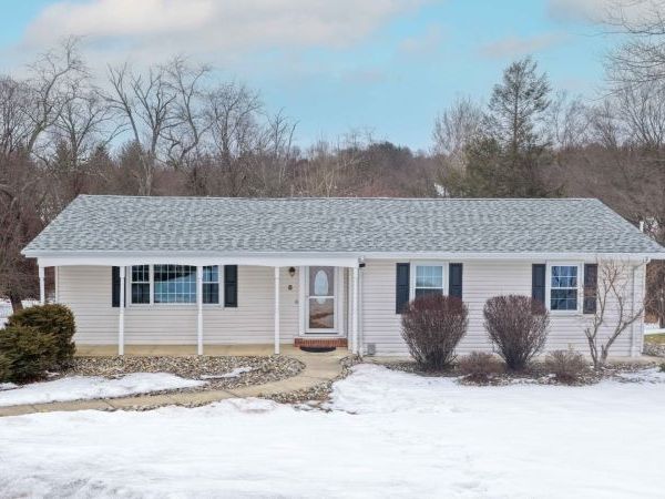 8 Appollo Pl, Clinton, NJ 08809