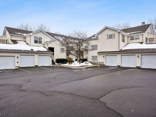 7 Potomac Dr, Bernards, NJ 07920