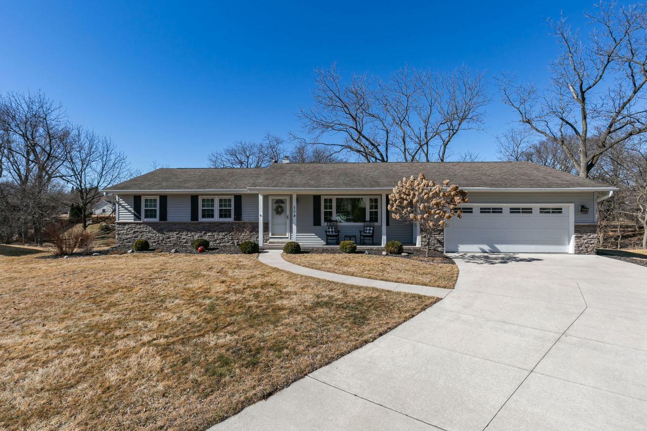 504 E 9th Avenue Court, Coal Valley, IL 61240 Main Photo