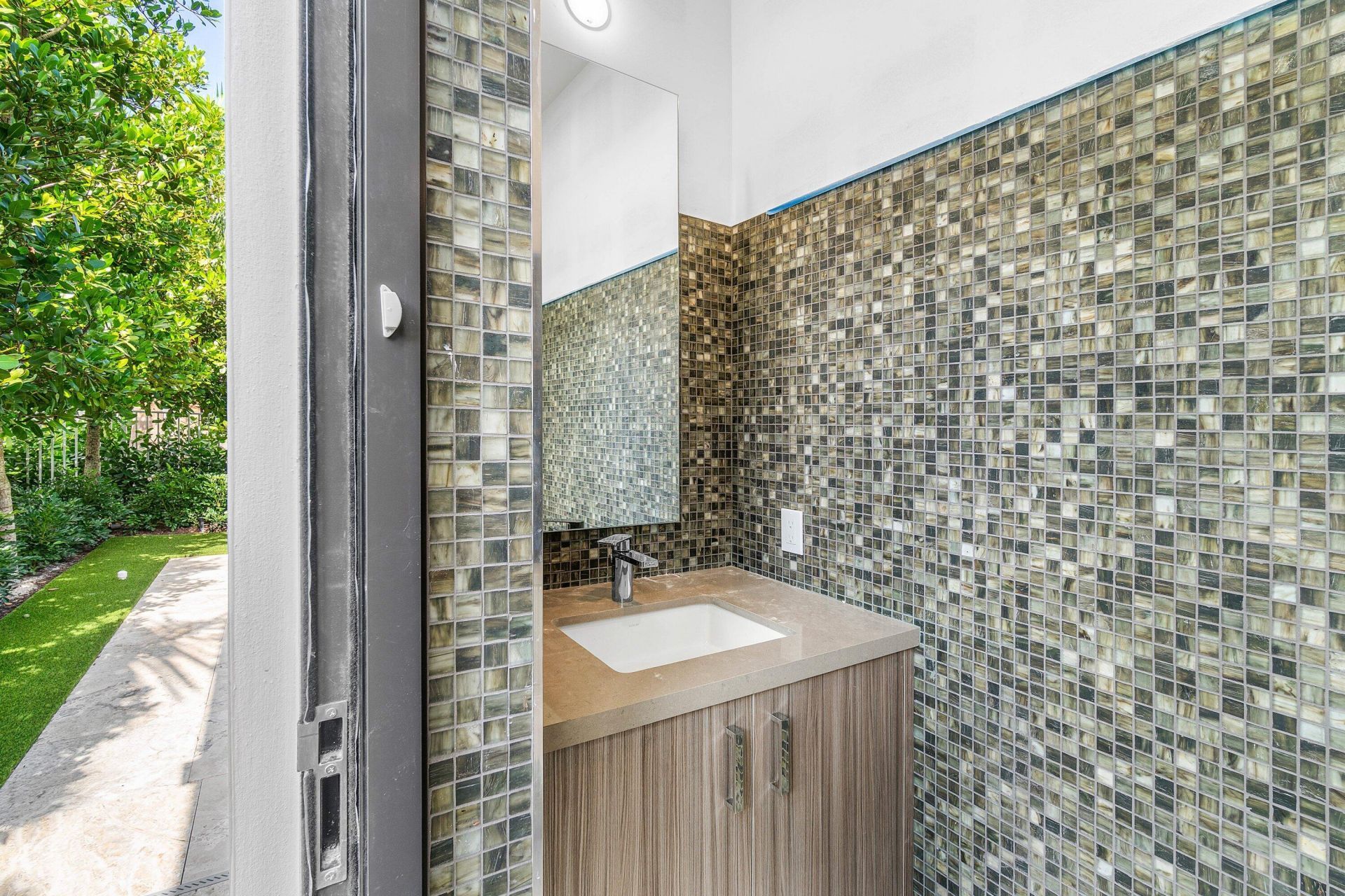 810 Palm Trail, Delray Beach, FL 33483 Photo