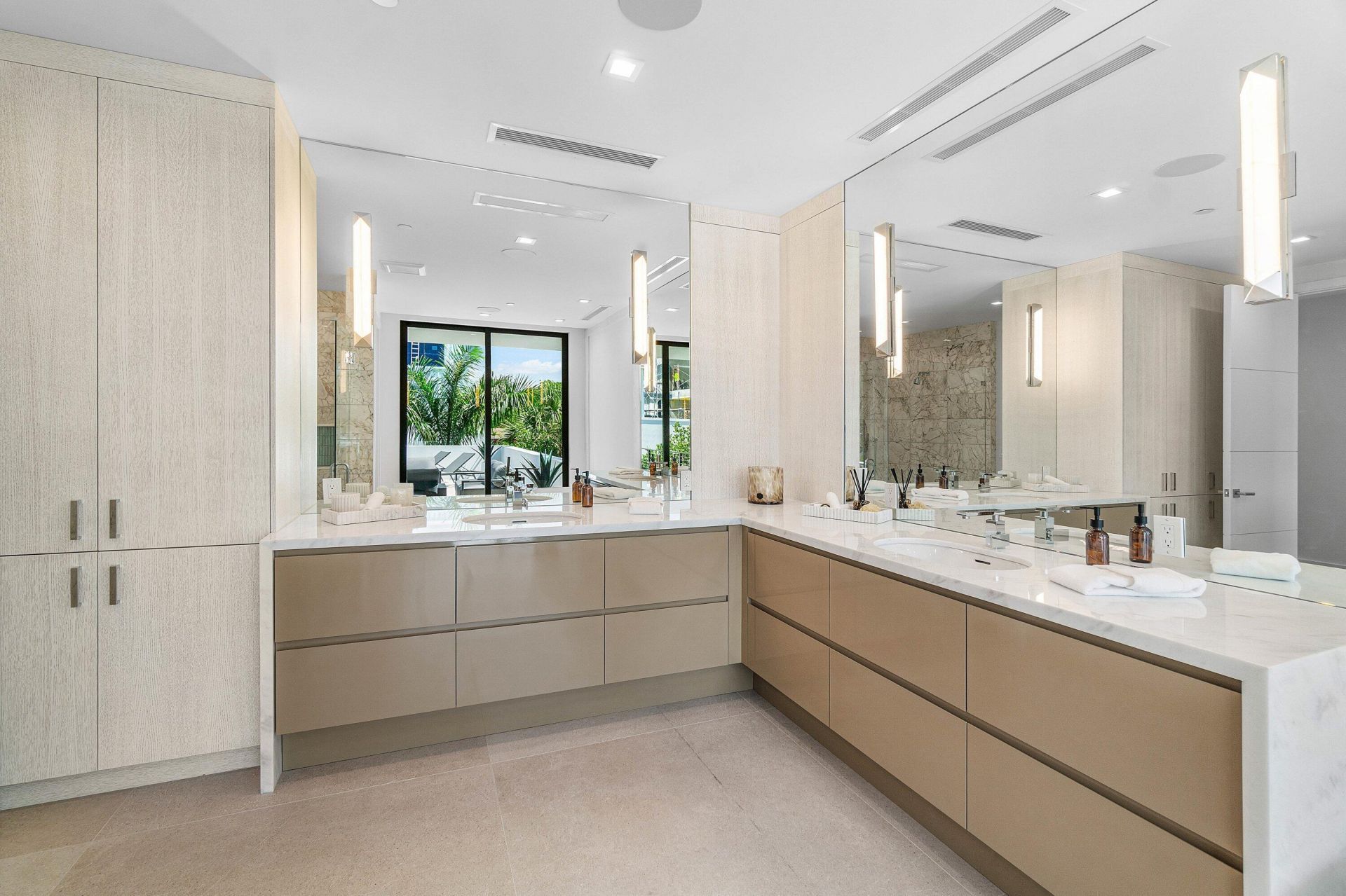 810 Palm Trail, Delray Beach, FL 33483 Photo