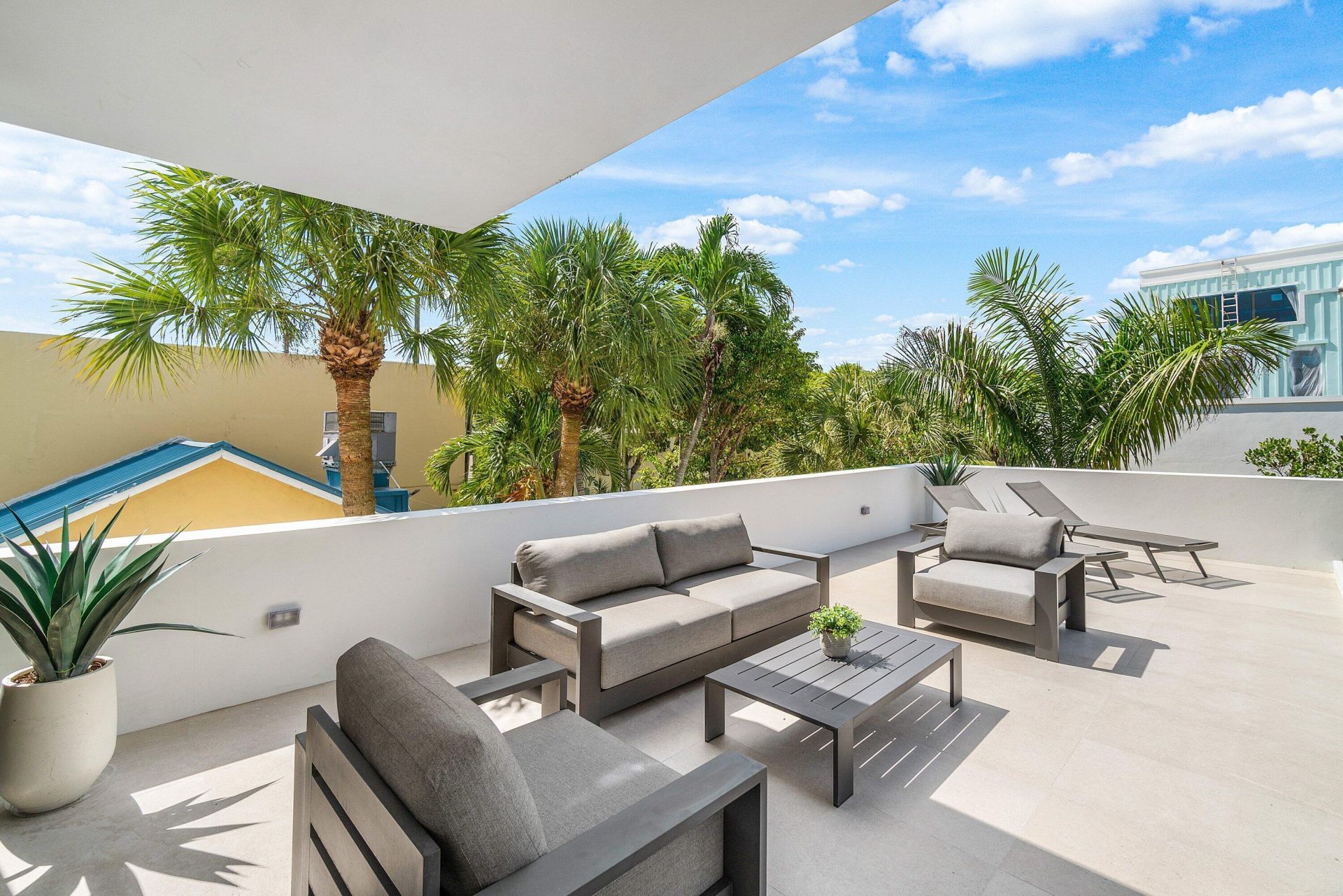 810 Palm Trail, Delray Beach, FL 33483 Photo