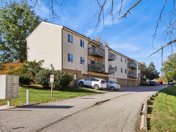 403 Westwinds Dr # 461, Iowa City, IA 52246