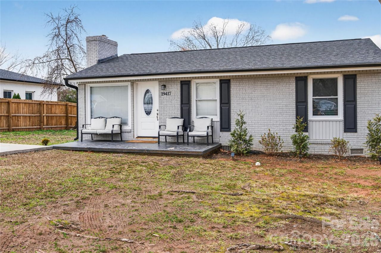 19417 Center Street, Cornelius, NC 28031 Main Photo