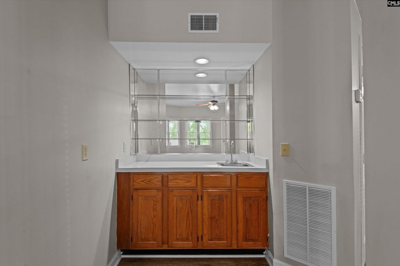 1850 Atlantic Drive Photo 15