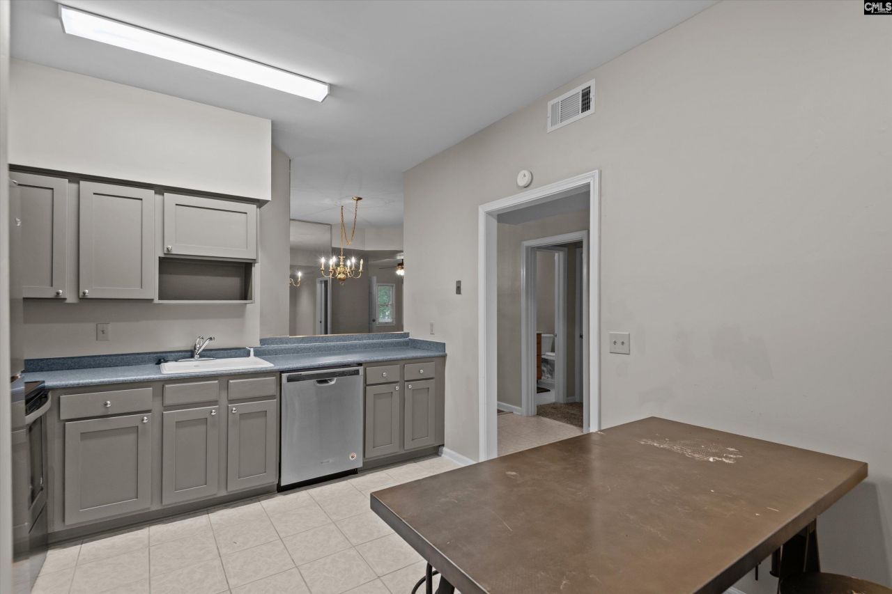 1850 Atlantic Drive Photo 6