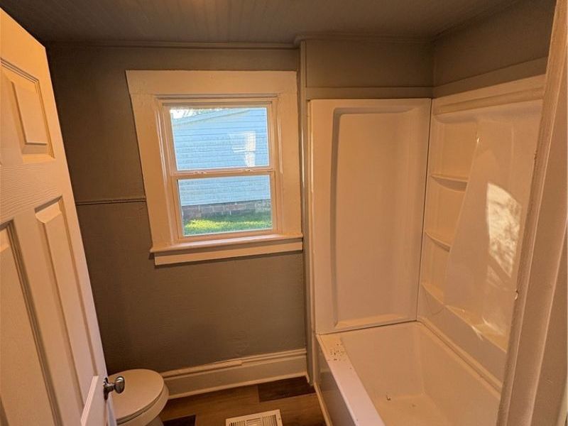 901 Sherman Street, Akron, OH 44311 Photo 2