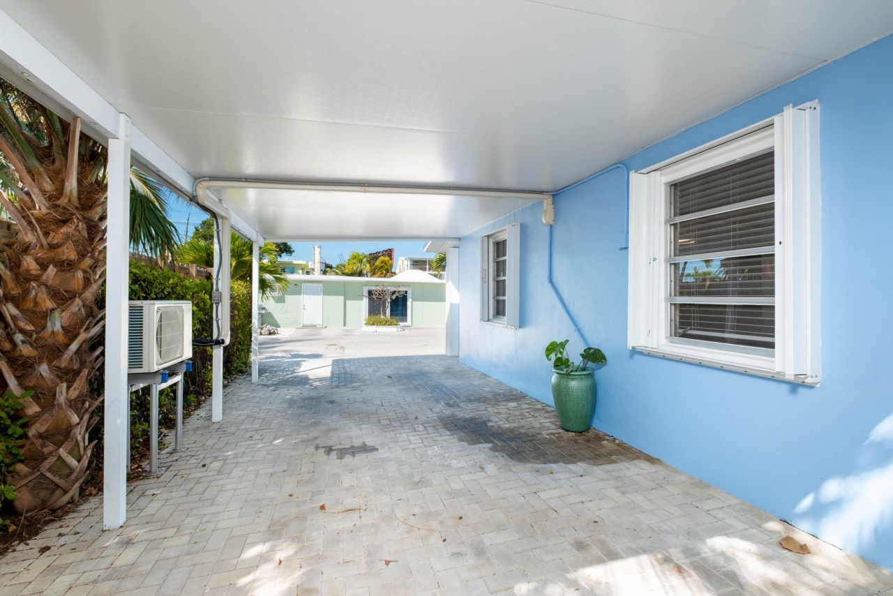 11231 2nd Ave Ocean, Marathon, FL 33050 Photo