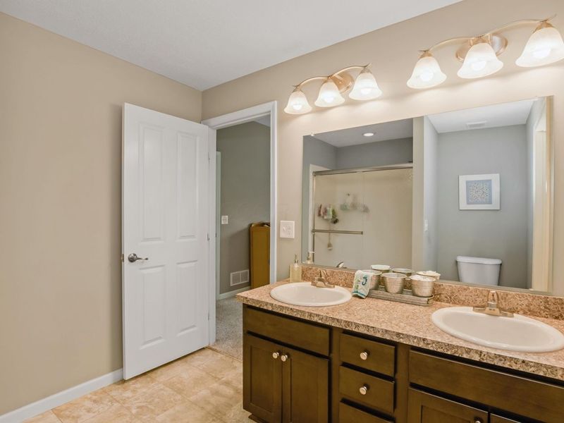 3242 Rossmore Circle, Powell, OH 43065 Photo 12