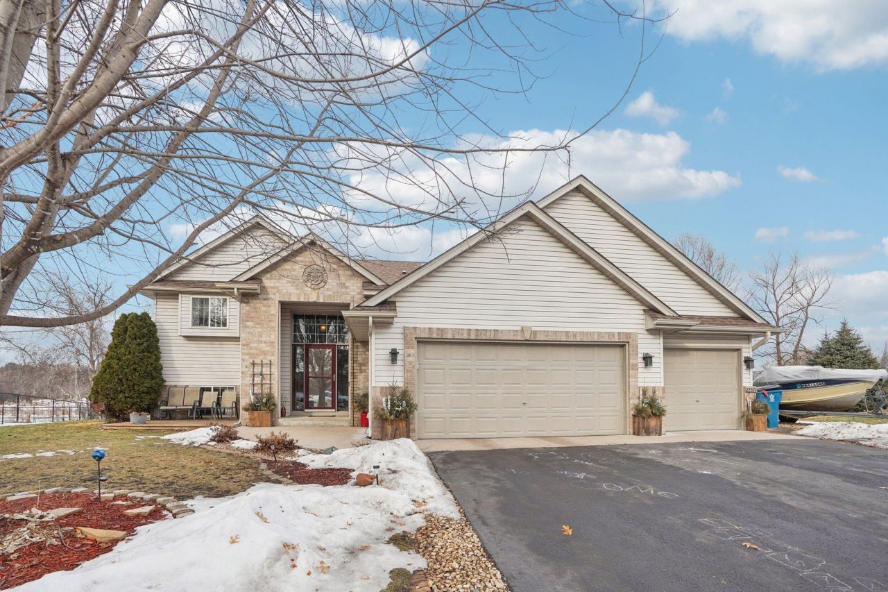 22374 Elston Avenue, Forest Lake, MN 55025 Main Photo