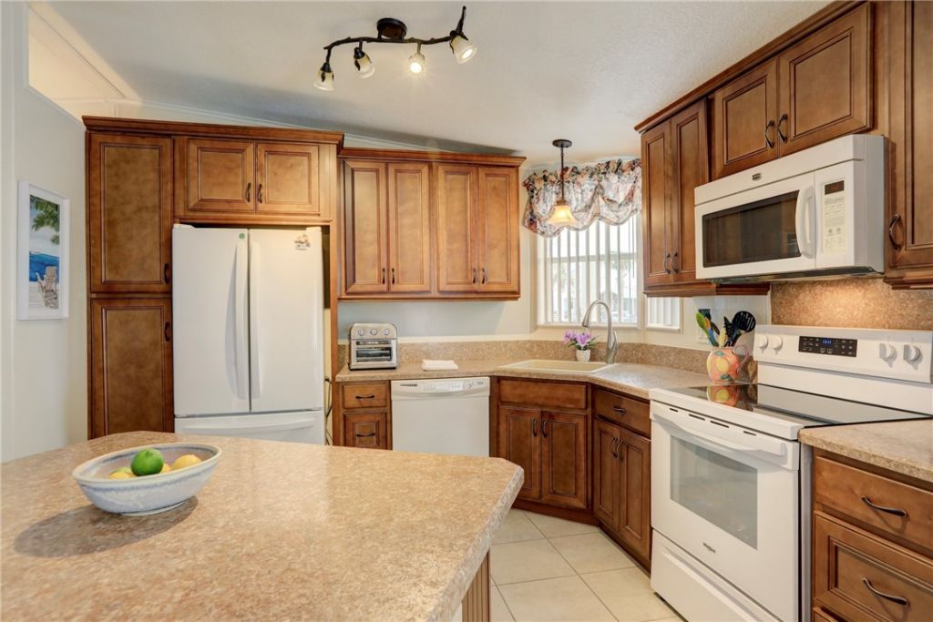 7698 Fox Hunter Circle, Micco, FL 32976 Photo