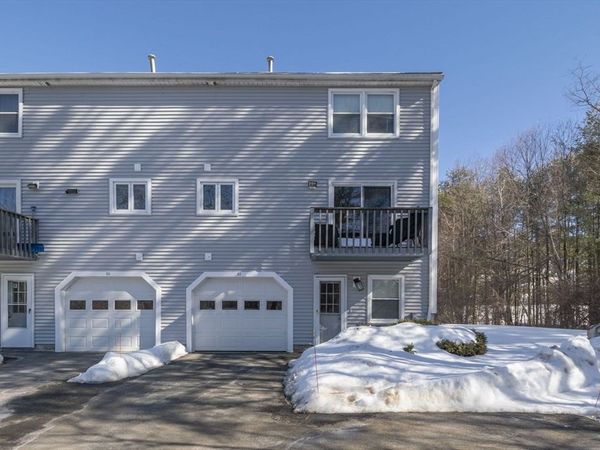 27 Villa Roma Dr, Unit 27, Tewksbury, MA 01876