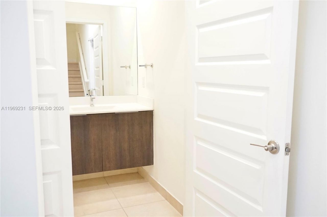 4745 NW 84th Ct, Unit 14, Doral, FL 33166 Photo