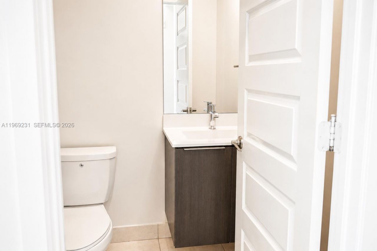 4745 NW 84th Ct, Unit 14, Doral, FL 33166 Photo