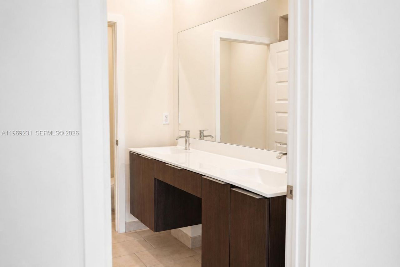 4745 NW 84th Ct, Unit 14, Doral, FL 33166 Photo