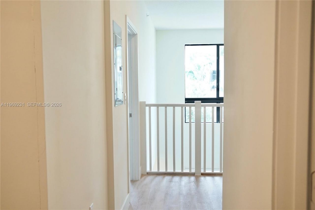 4745 NW 84th Ct, Unit 14, Doral, FL 33166 Photo