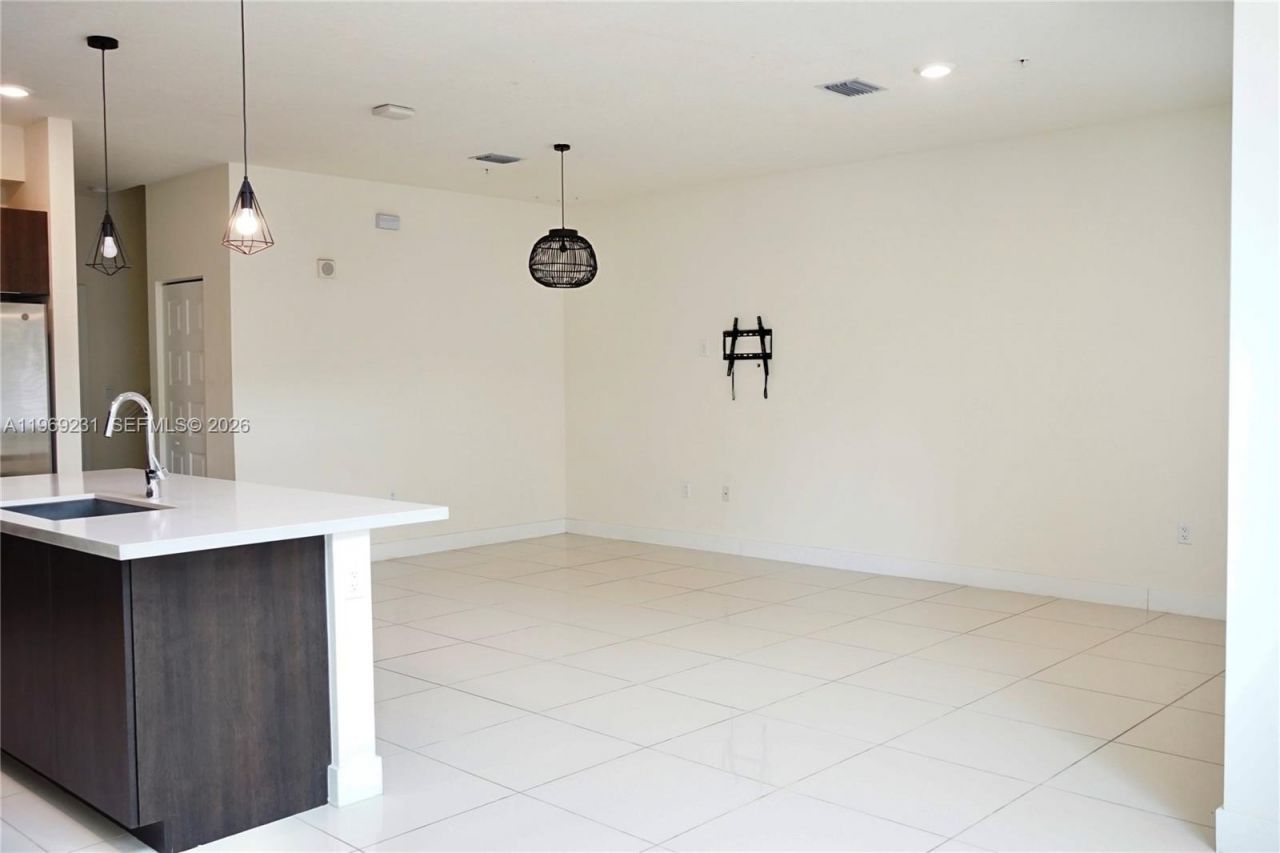 4745 NW 84th Ct, Unit 14, Doral, FL 33166 Photo