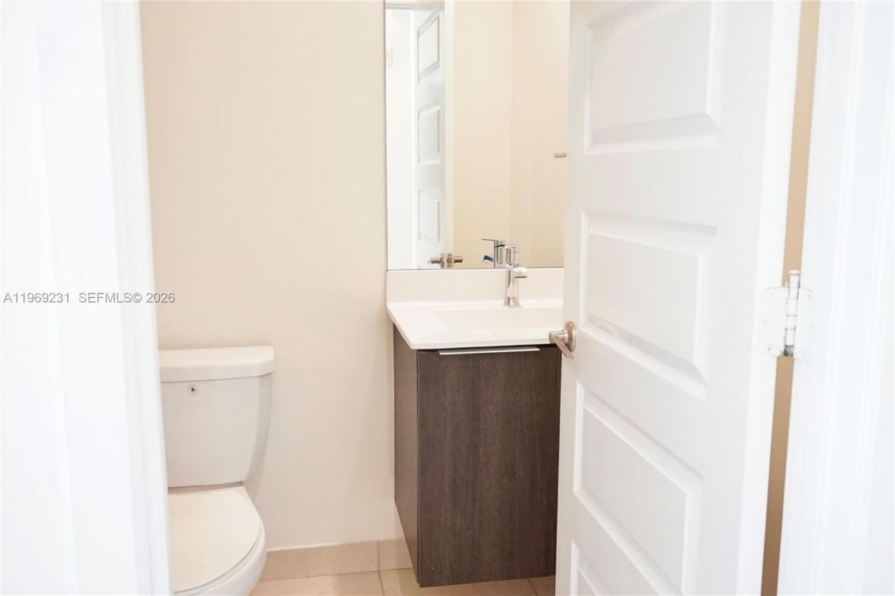 4745 NW 84th Ct, Unit 14, Doral, FL 33166 Photo