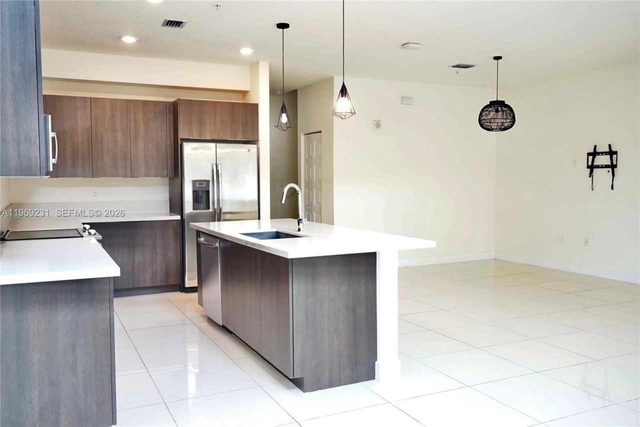4745 NW 84th Ct, Unit 14, Doral, FL 33166 Photo