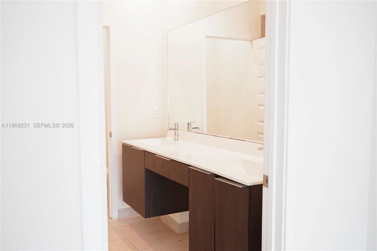 4745 NW 84th Ct, Unit 14, Doral, FL 33166 Photo