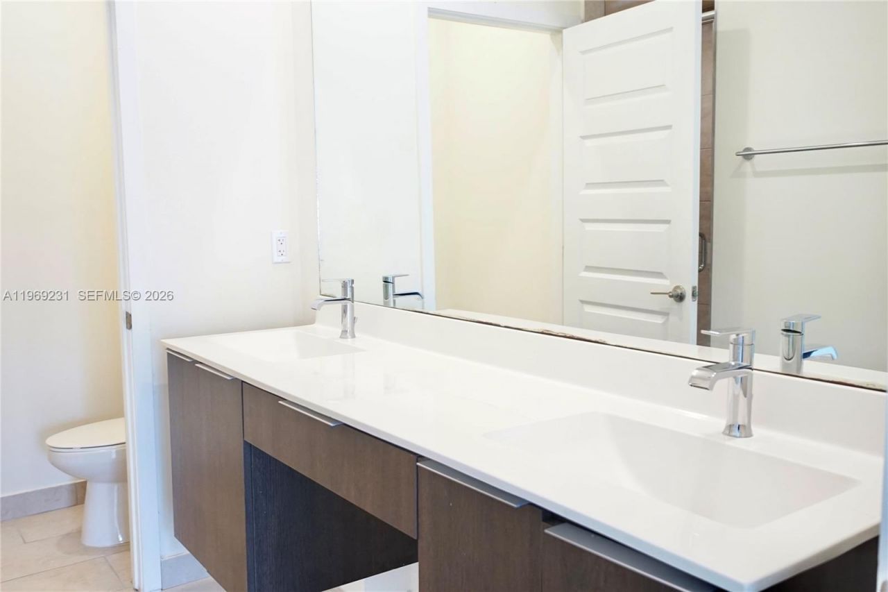 4745 NW 84th Ct, Unit 14, Doral, FL 33166 Photo