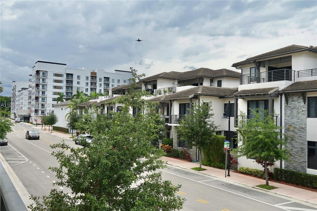 4745 NW 84th Ct, Unit 14, Doral, FL 33166 Photo