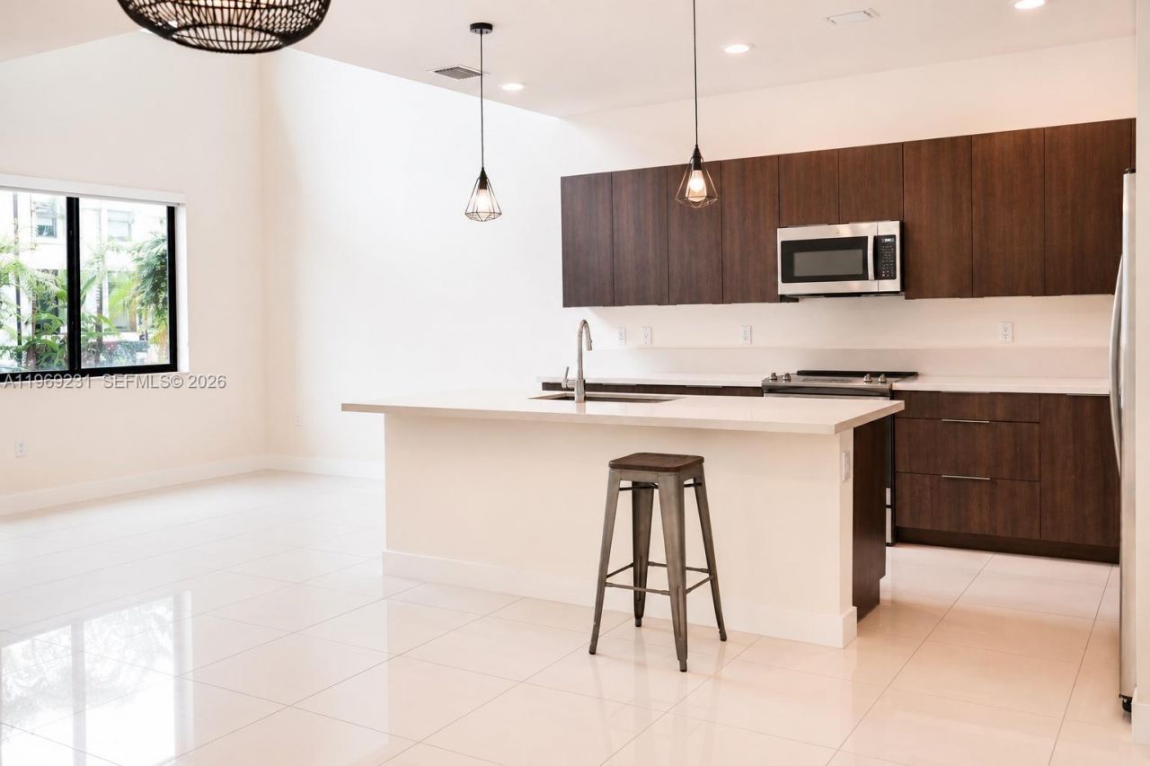 4745 NW 84th Ct, Unit 14, Doral, FL 33166 Photo