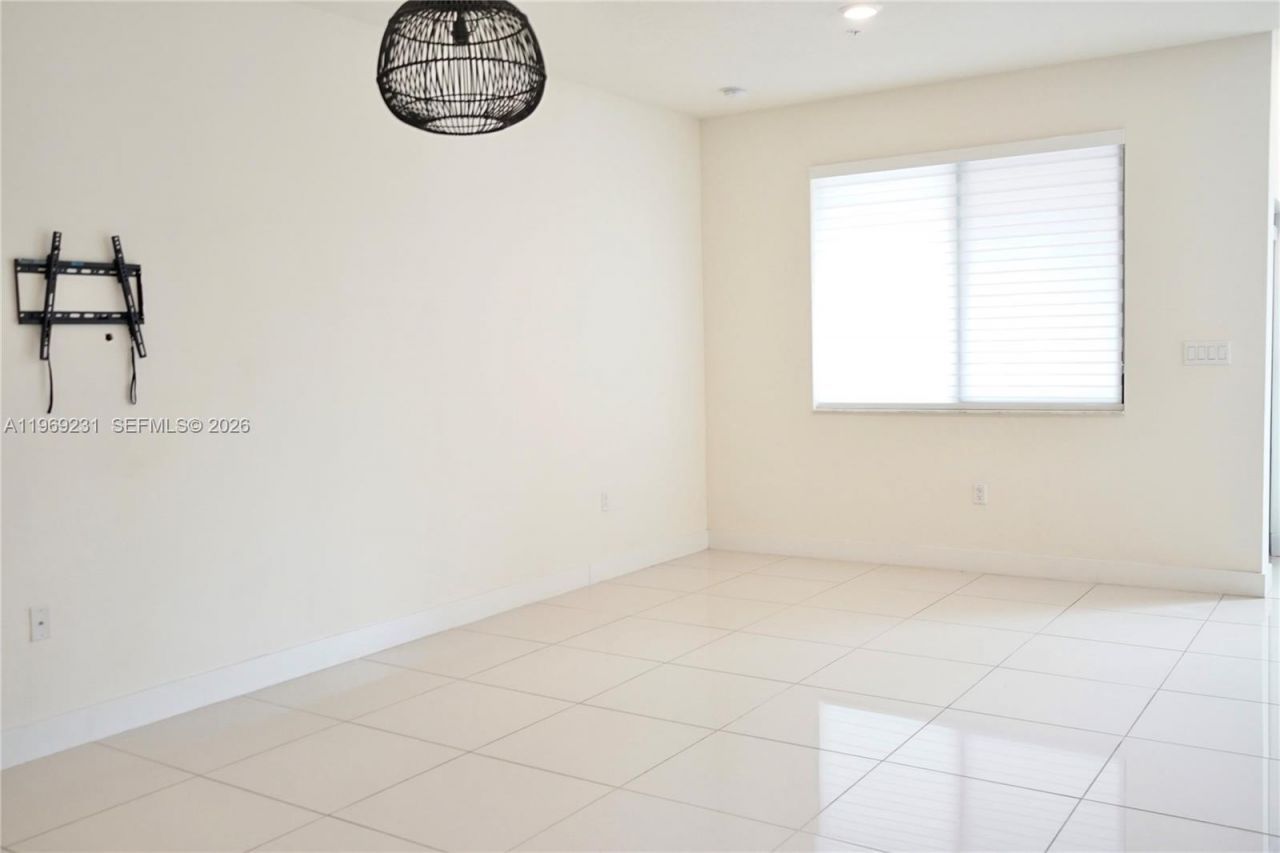 4745 NW 84th Ct, Unit 14, Doral, FL 33166 Photo