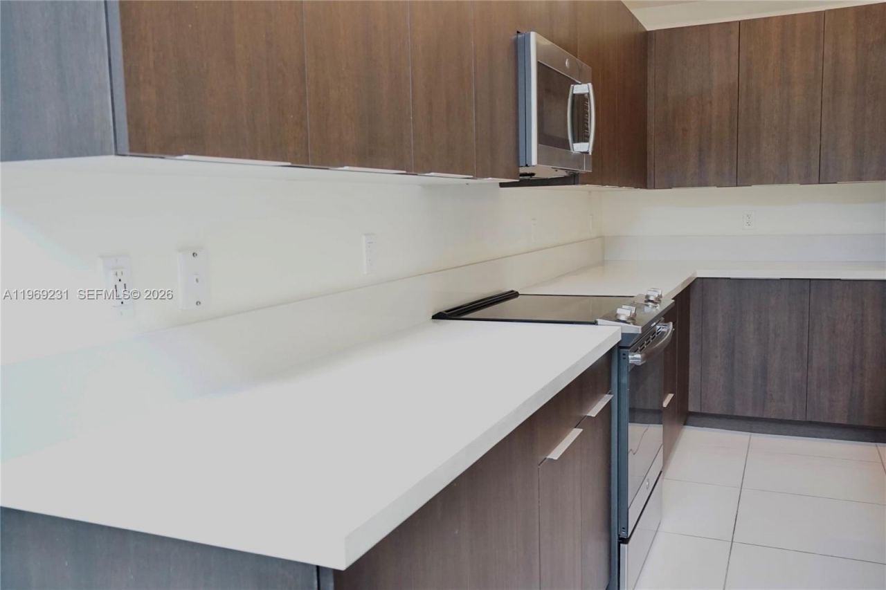 4745 NW 84th Ct, Unit 14, Doral, FL 33166 Photo