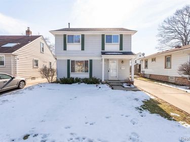 1560 E Lincoln Street, Birmingham, MI 48009