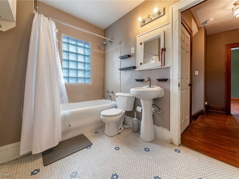 5202 Stickney, Cleveland, OH 44144 Photo 18