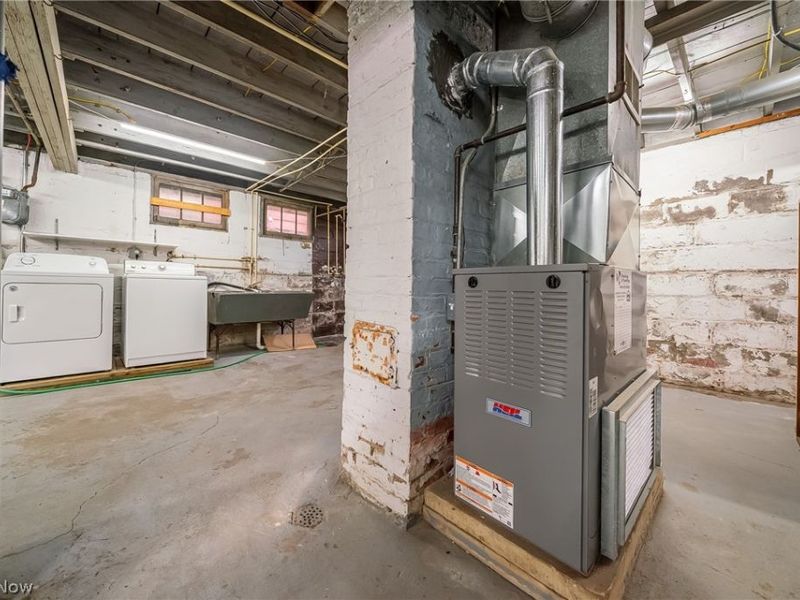 5202 Stickney, Cleveland, OH 44144 Photo 21