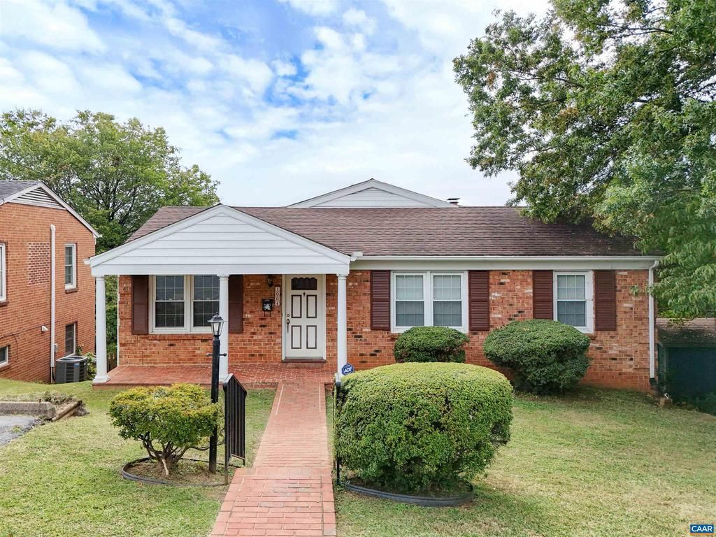 1004 Coleman St, Charlottesville, VA 22901 Main Photo