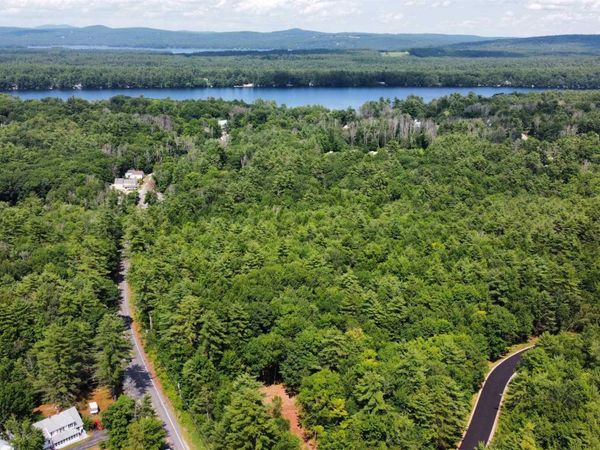 25-1 Winnipesaukee Drive, Wolfeboro, NH 03894