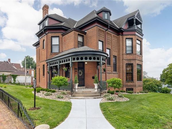 1328 Francis Street, St Joseph, MO 64501