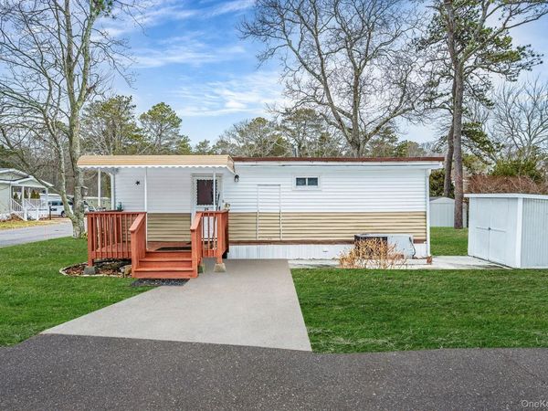 525 Riverleigh Avenue , Unit 29, Riverhead, NY 11901